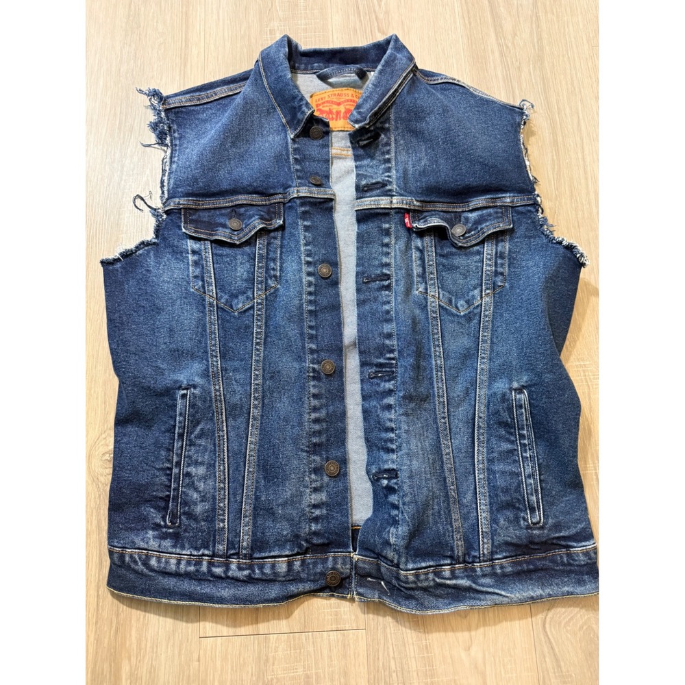 Levis Mens Denim Trucker Vest Medium Wash Distressed Frayed Sleeves Size L